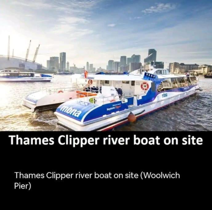 Snuggle Inn - Riverside Apartments - Views Over Looking London River Thames, Close To O2 Arena, London Excel, London City Airport, Thames Clipper- River Boat Service, Woolwich Ferry, Onsite Parking, Twin Room Option Available エクステリア 写真