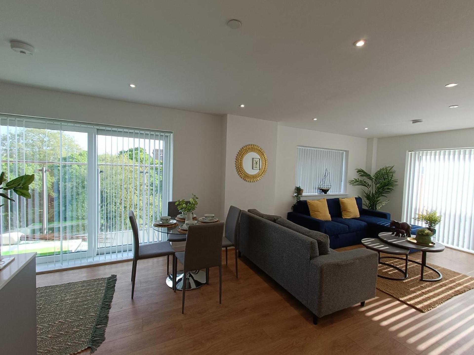 Snuggle Inn - Riverside Apartments - Views Over Looking London River Thames, Close To O2 Arena, London Excel, London City Airport, Thames Clipper- River Boat Service, Woolwich Ferry, Onsite Parking, Twin Room Option Available エクステリア 写真