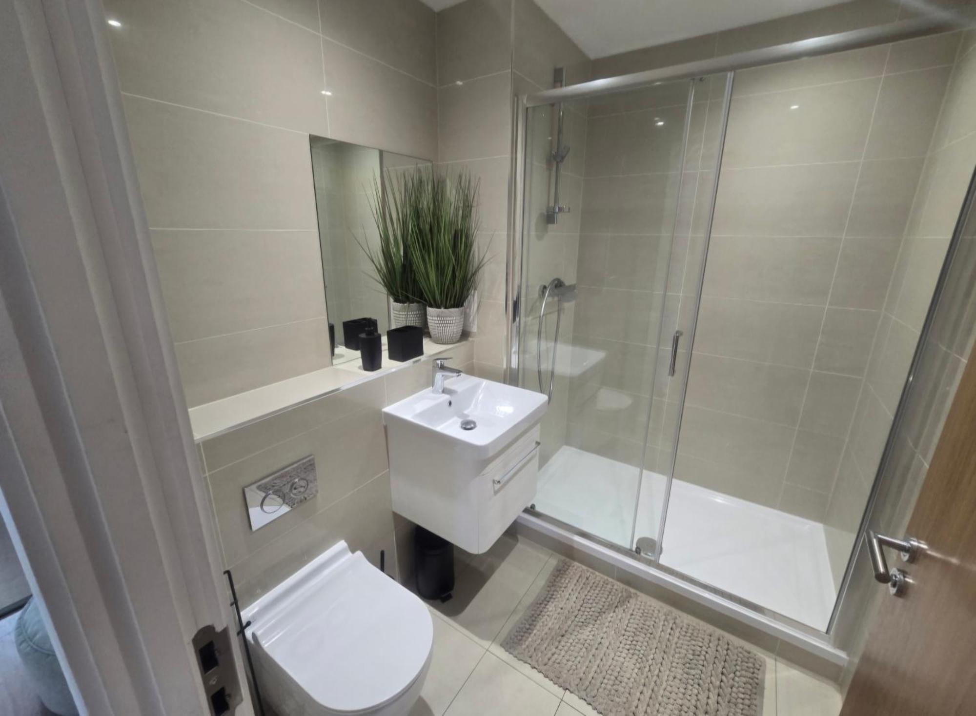 Snuggle Inn - Riverside Apartments - Views Over Looking London River Thames, Close To O2 Arena, London Excel, London City Airport, Thames Clipper- River Boat Service, Woolwich Ferry, Onsite Parking, Twin Room Option Available エクステリア 写真